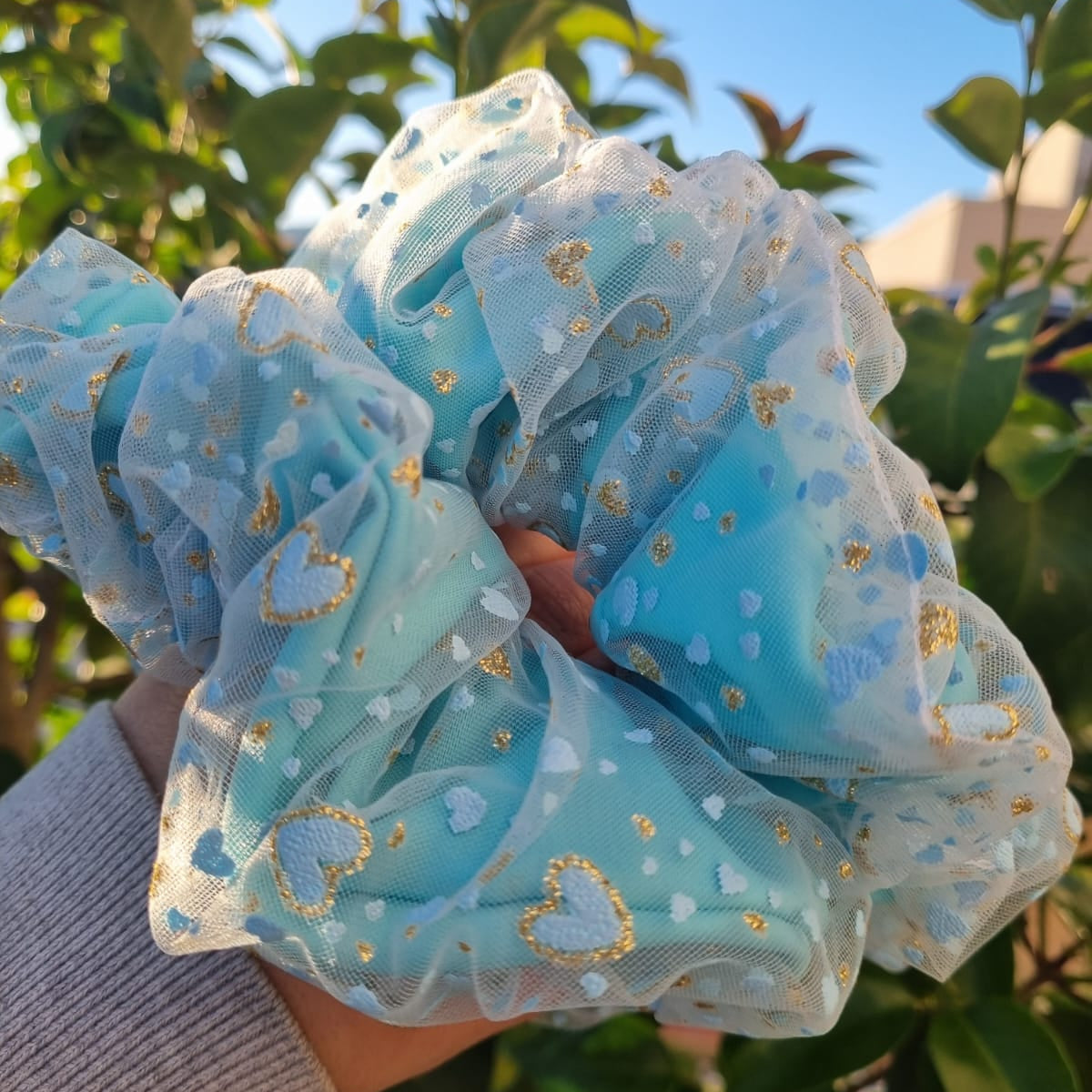 Scrunchie doble celeste corazones